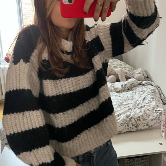 Lovely fluffy Zara striped sweater - Picture 3 of 5